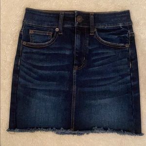 american eagle denim skirt!
